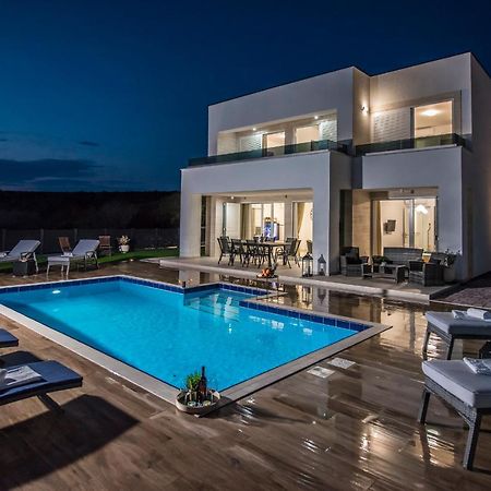 Villas Royal II With Private Pool Novalja Exterior foto